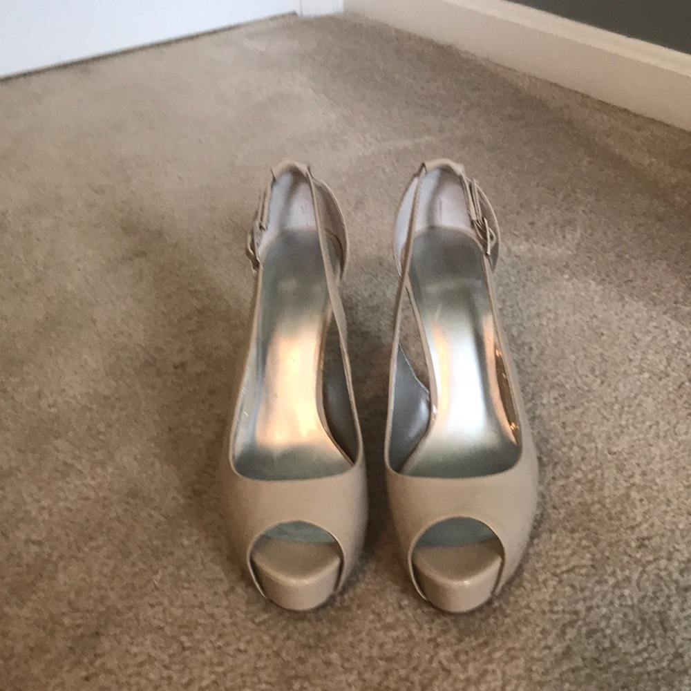Nude open toe heel